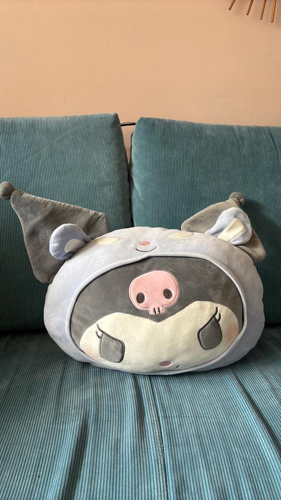 Kuromi kussen (hello kitty, miniso), Ophalen of Verzenden, Gebruikt, Kleed of Kussen