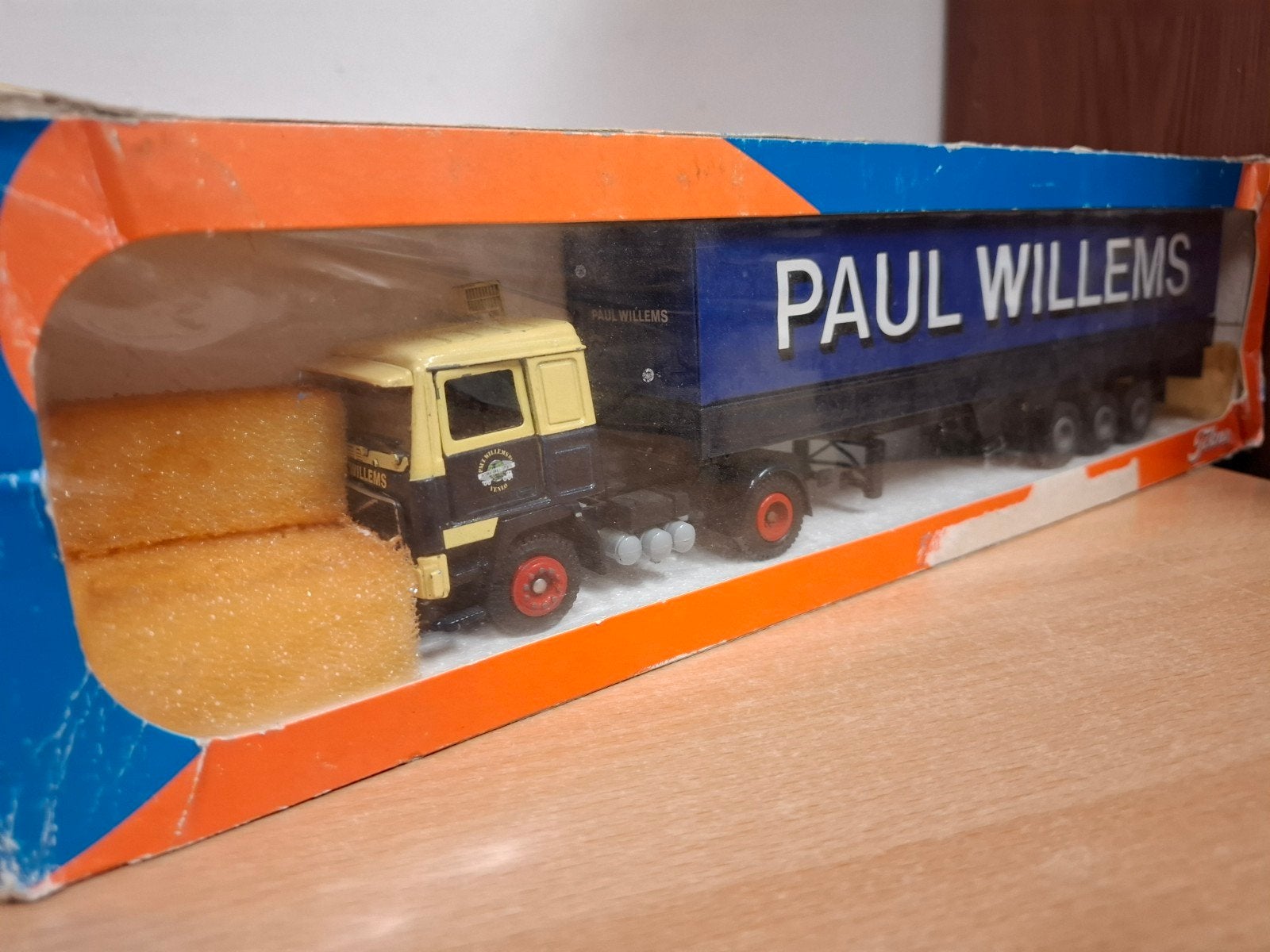 Volvo F12  Paul Willems   Tekno 1:50, Hobby en Vrije tijd, Modelauto's | 1:50, Ophalen of Verzenden, Zo goed als nieuw, Bus of Vrachtwagen
