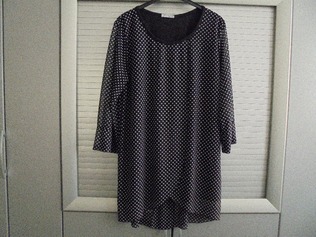 Blouce / tuniek maat 48/50 zwart, Kleding | Dames, Grote Maten, Ophalen of Verzenden, Blouse of Tuniek, Zwart, Magna