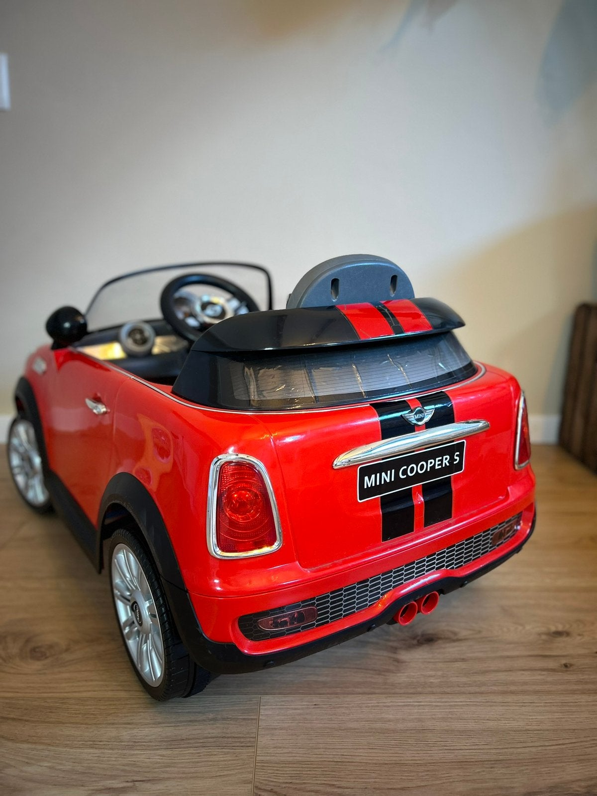 Speelgoed mini Cooper op accu., Kinderen en Baby's, Zo goed als nieuw