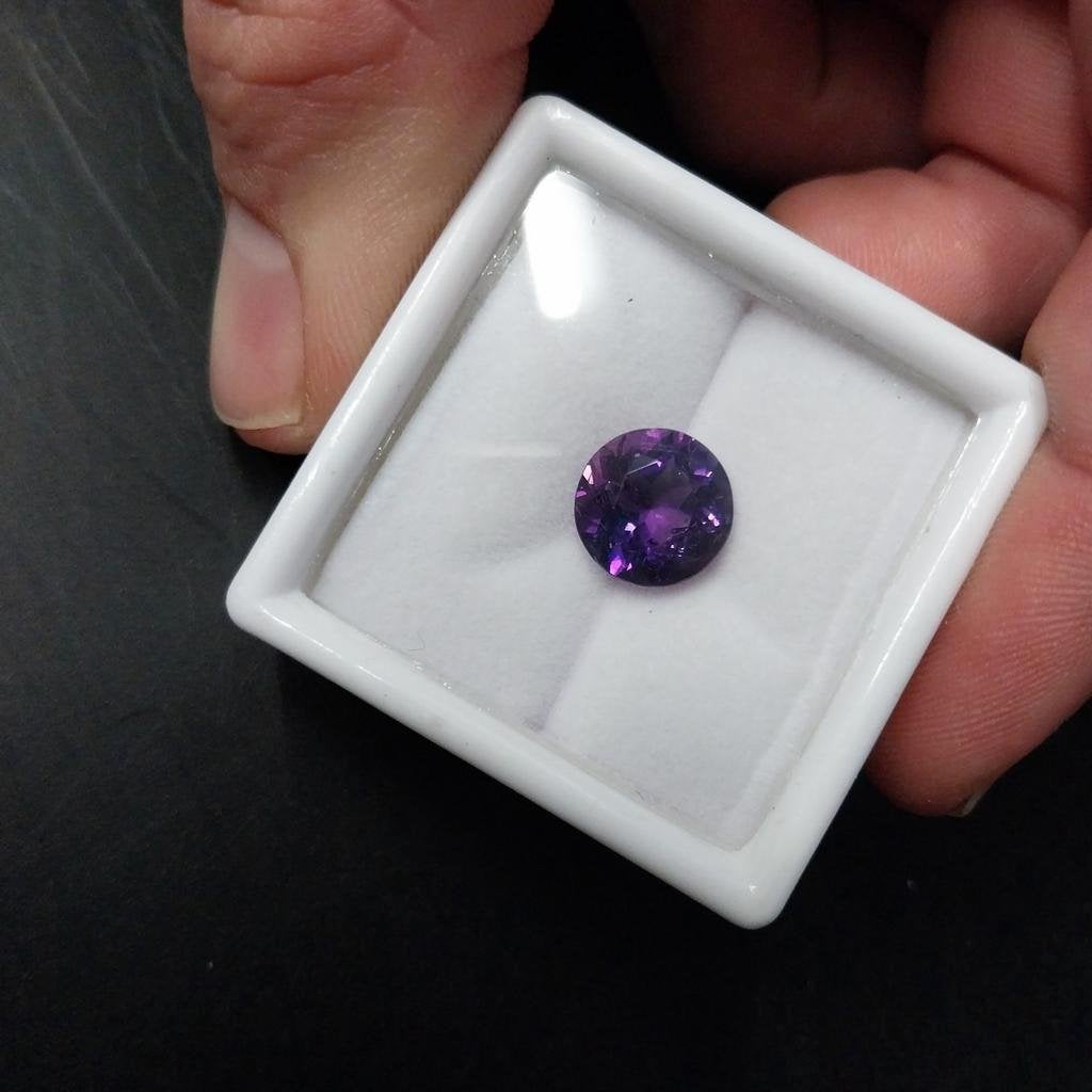 A kwaliteit diep paarse gefaceteerde Amethist, Verzamelen, Mineralen en Fossielen, Ophalen of Verzenden