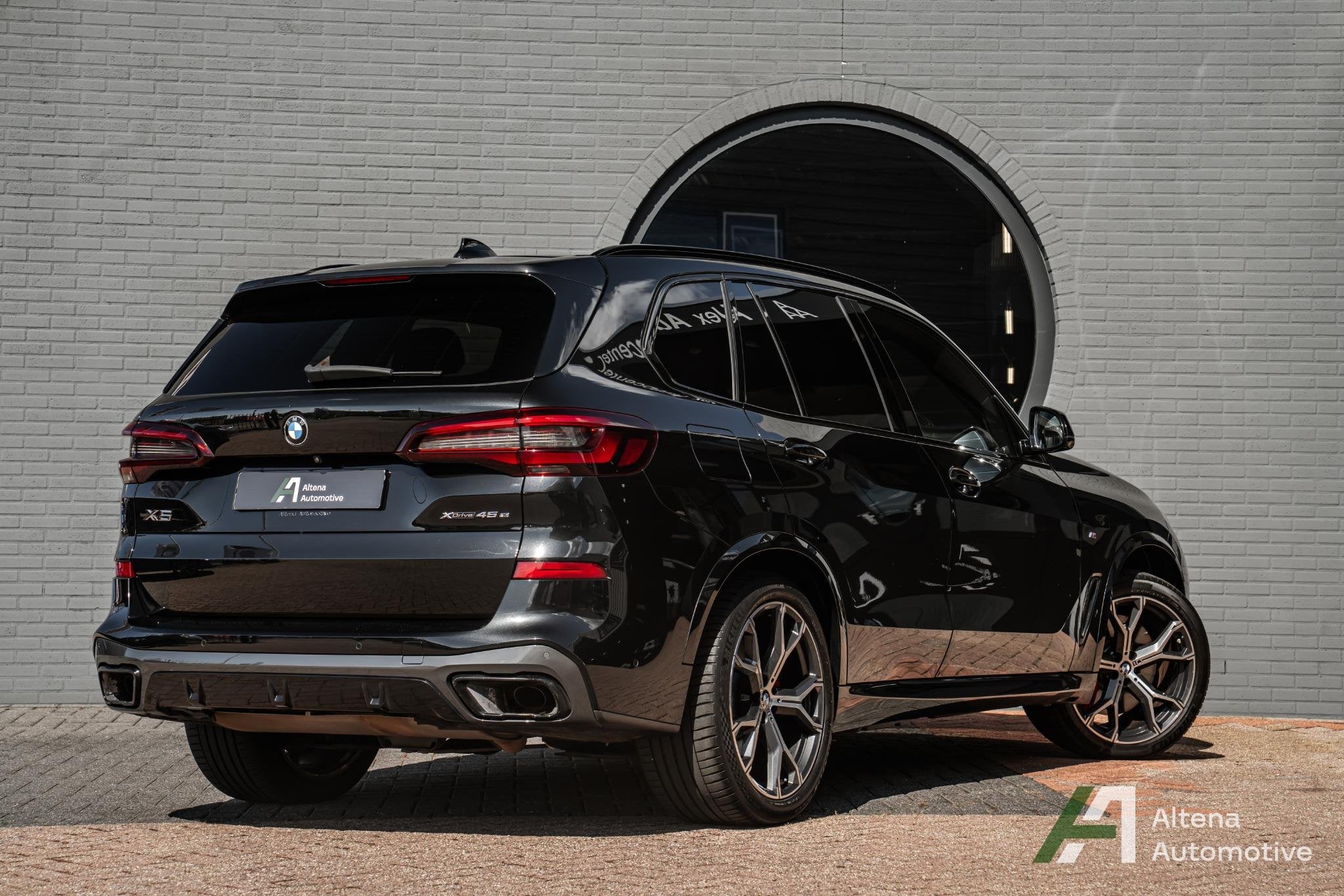 BMW X5 xDrive45e High Executive M-sport, Trekhaak, harman ka, Auto's, 12 maanden, Gebruikt, 394 pk, Zwart