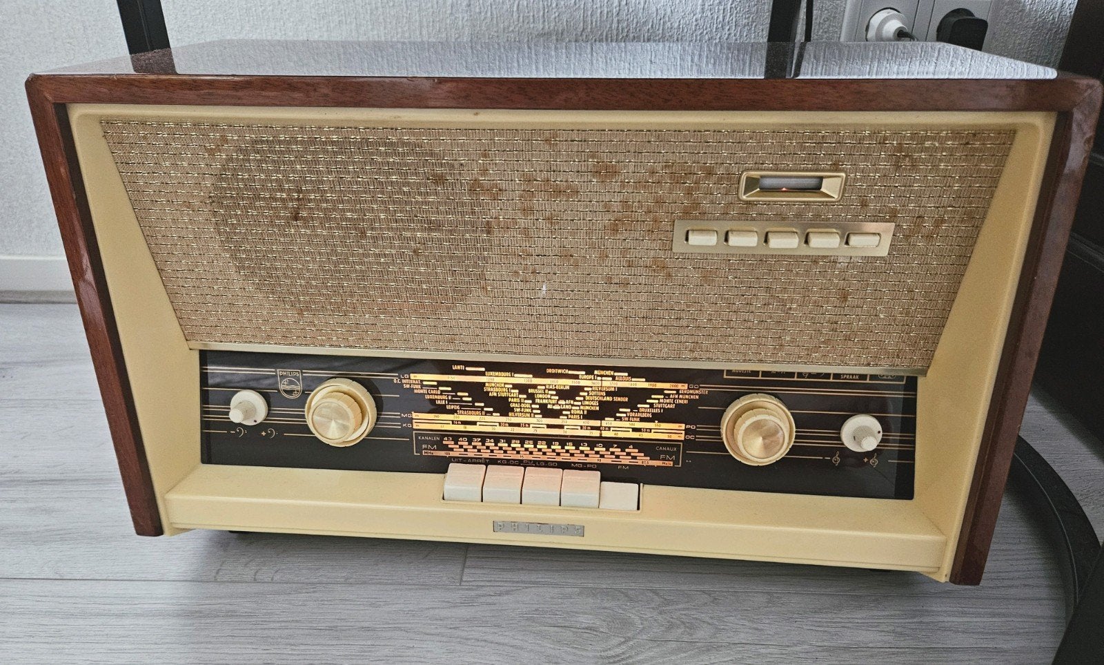 Buizenradio  Philips B5X22A, Ophalen
