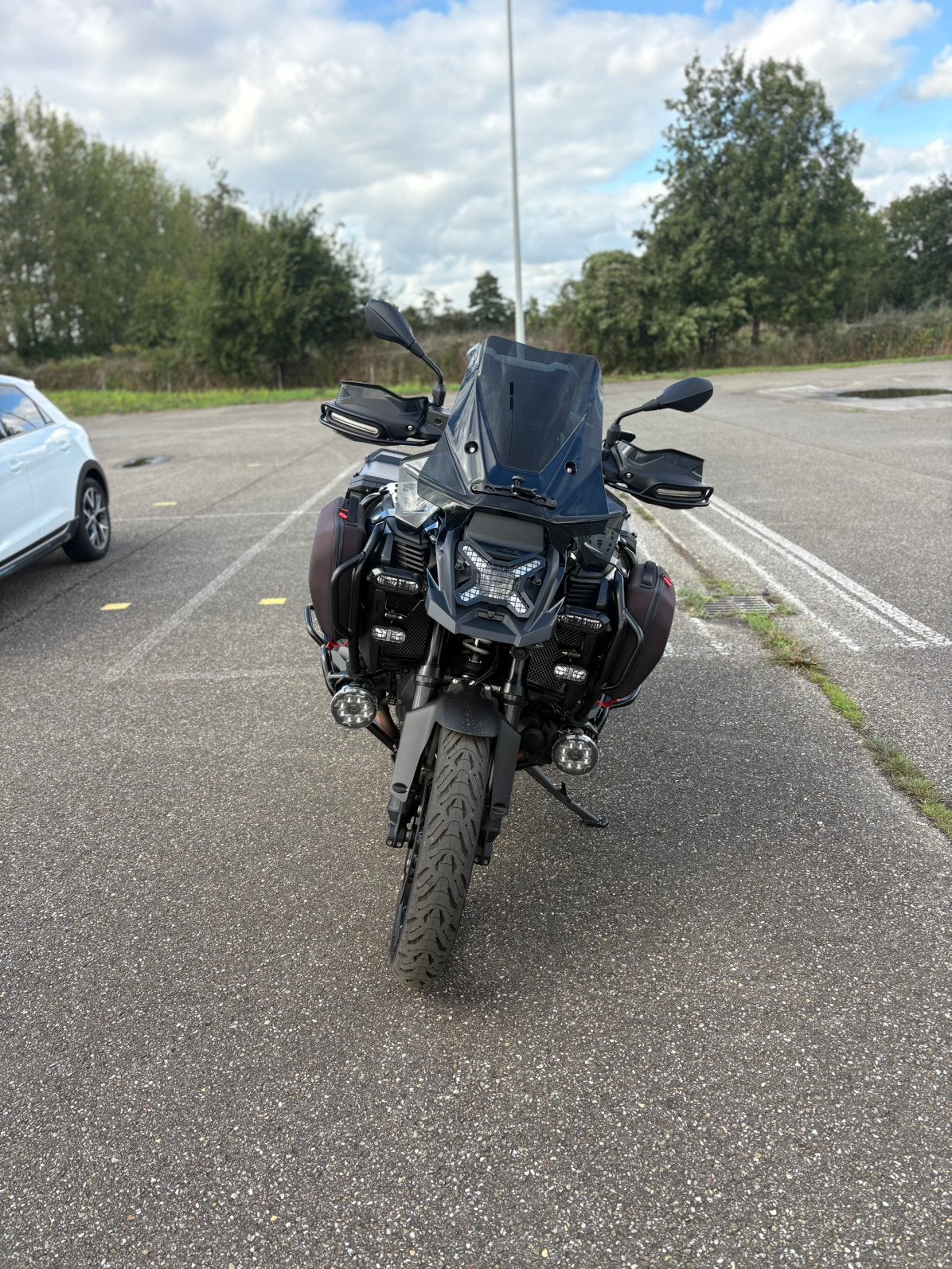R1300GS Adventure black on black full option, 2 cilinders, Occasion, Motorrijbewijs A, Handvatverwarming