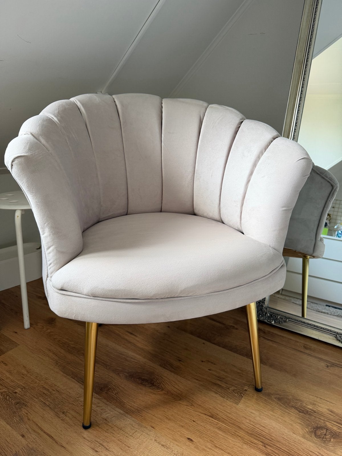 Schelp stoel / fauteuil fluweel beige, Ophalen, Overige kleuren, Zo goed als nieuw, Eén