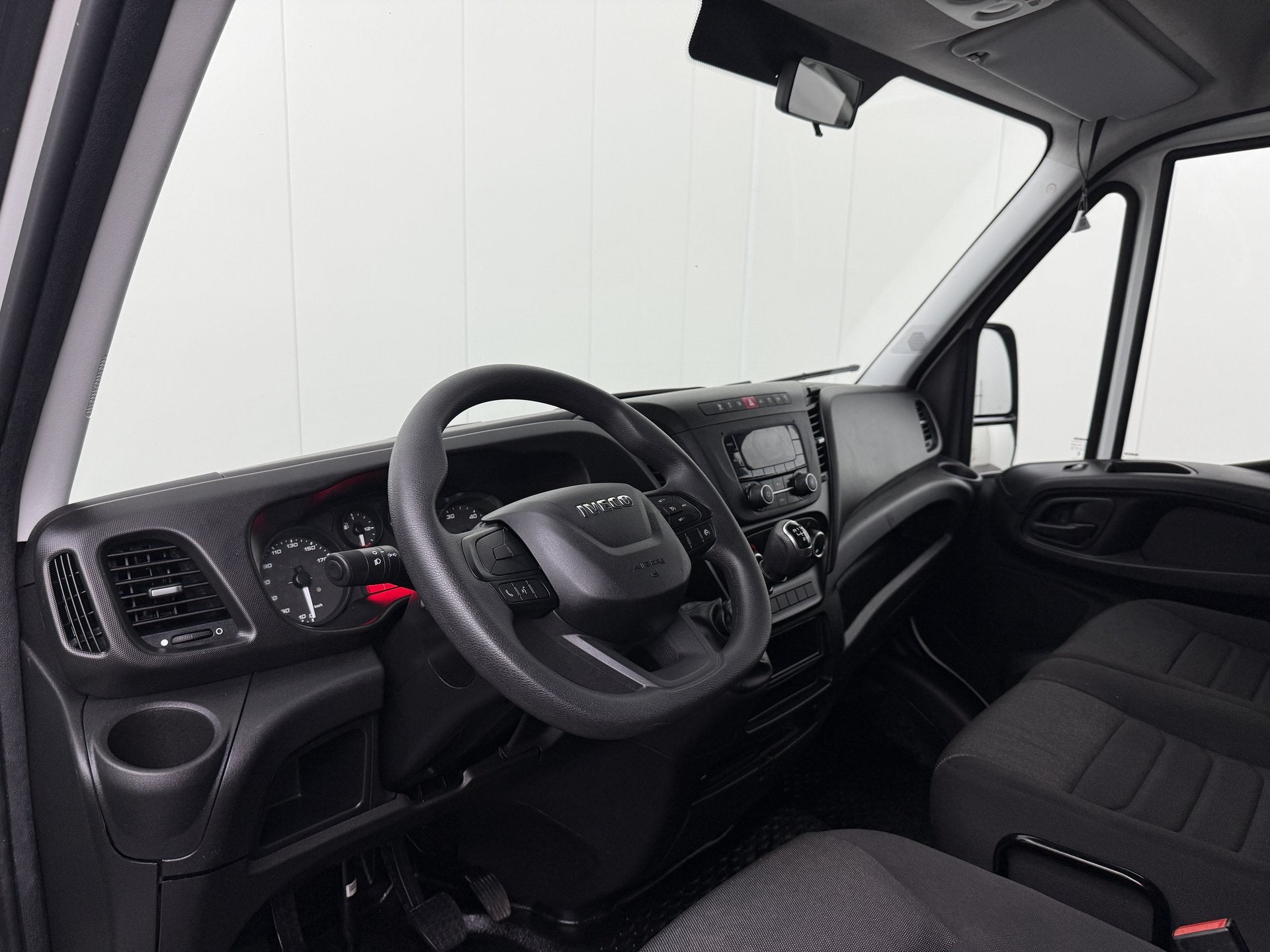 Iveco Daily 35C16 3.0 Bakwagen+Laadklep | Dakspoiler | Airco, Auto's, Gebruikt, Euro 6, 156 pk, Iveco