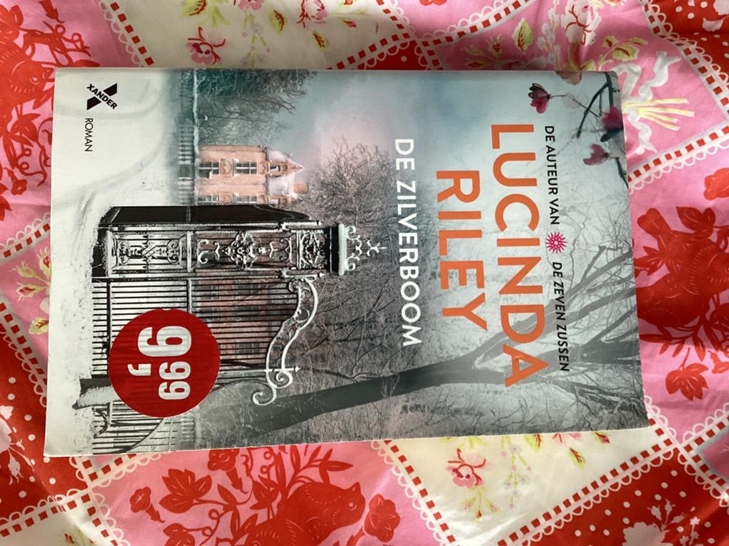Lucinda riley de zilverboom, Boeken, Ophalen of Verzenden, Zo goed als nieuw