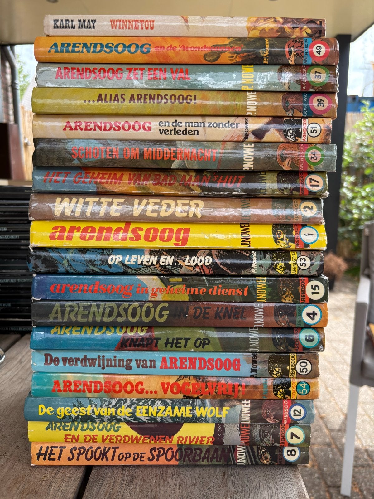 Arendsoog Boeken en 1x Winnetou - Diverse titels, Boeken, Ophalen of Verzenden, Gelezen