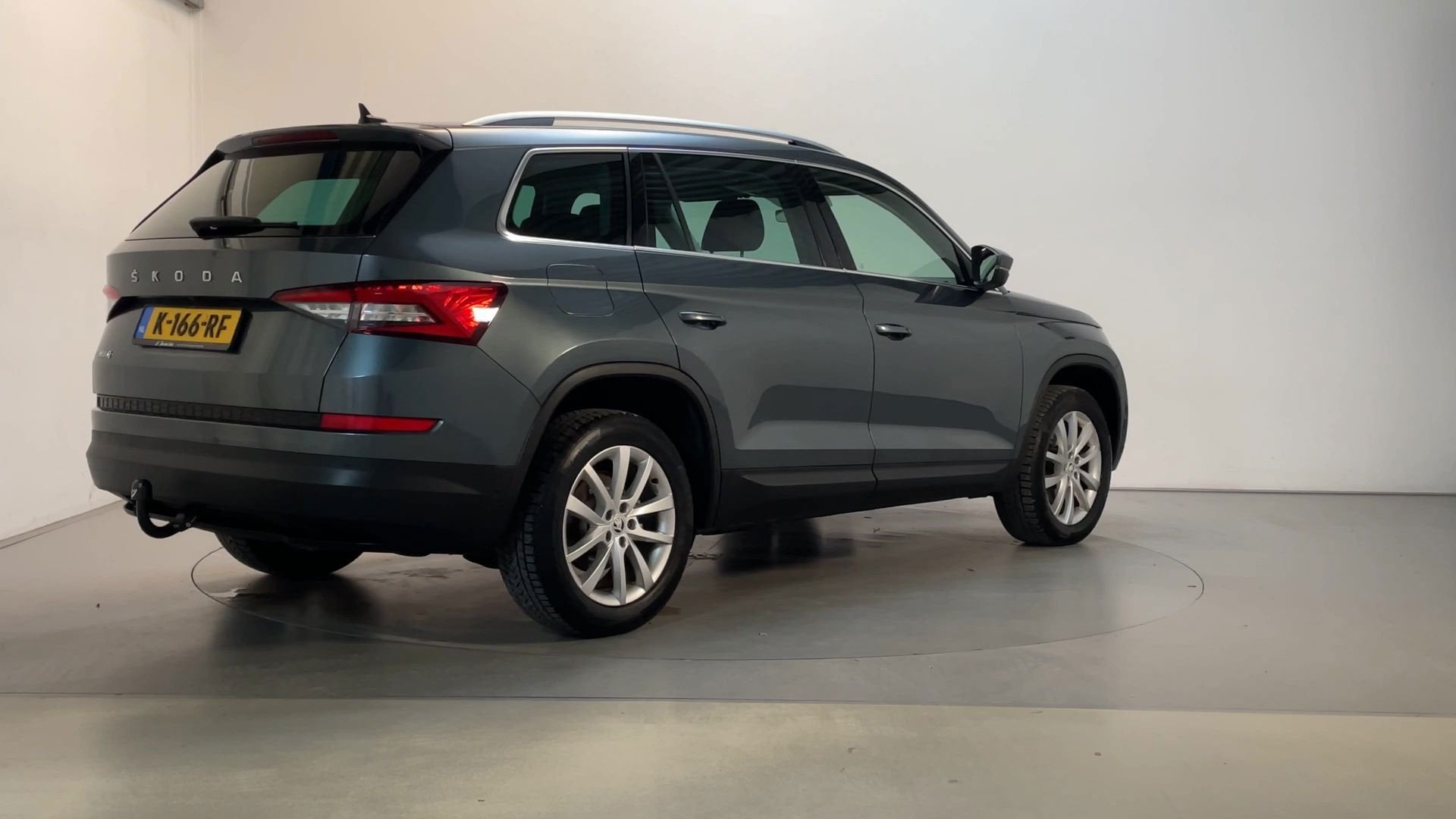 Skoda Kodiaq 1.5 TSI DSG Business Edition Plus Camera Stoelv, Auto's, Skoda, Automatische klimaatregeling, 4 cilinders, Origineel Nederlands