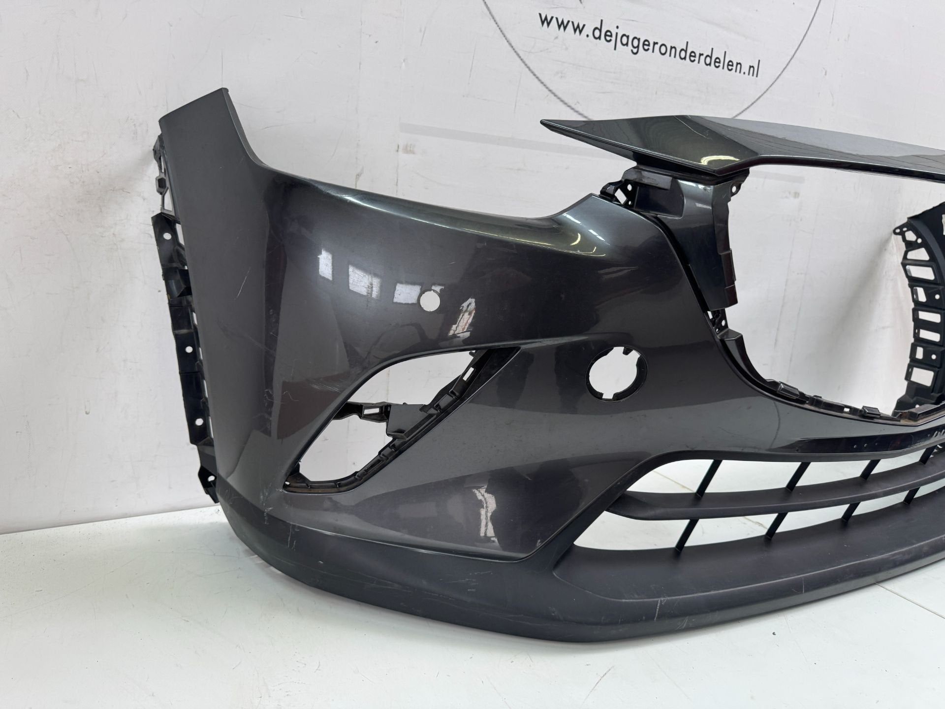 MAZDA CX3 CX-3 VOORBUMPER BUMPER ORIGINEEL DK8A-50031, Gebruikt, Shinchi, Fuchu-Cho 3-1
730-8670  Hiroshima, Voor, Mazda Motor Corporation