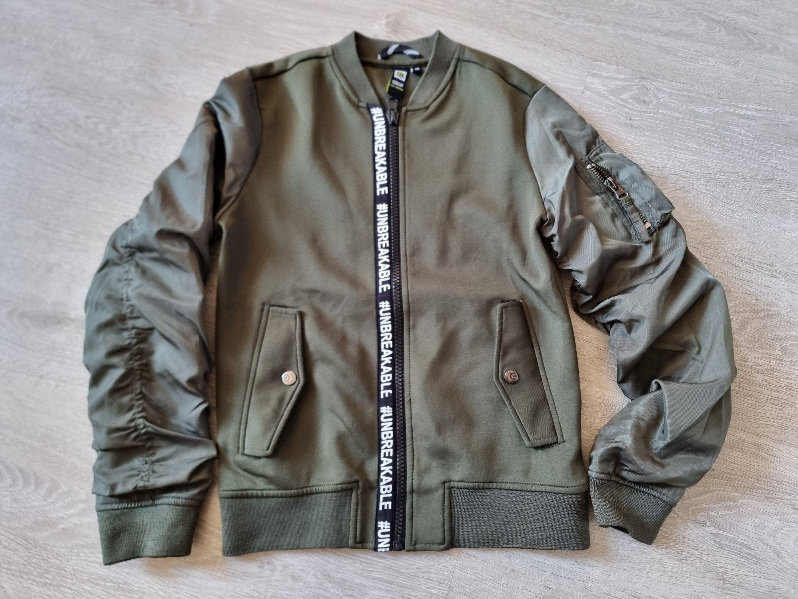 Khaki jongen vest, jas CoolCat, maat 146-152 (MM4), Ophalen of Verzenden, Zo goed als nieuw, Jongen, Jas