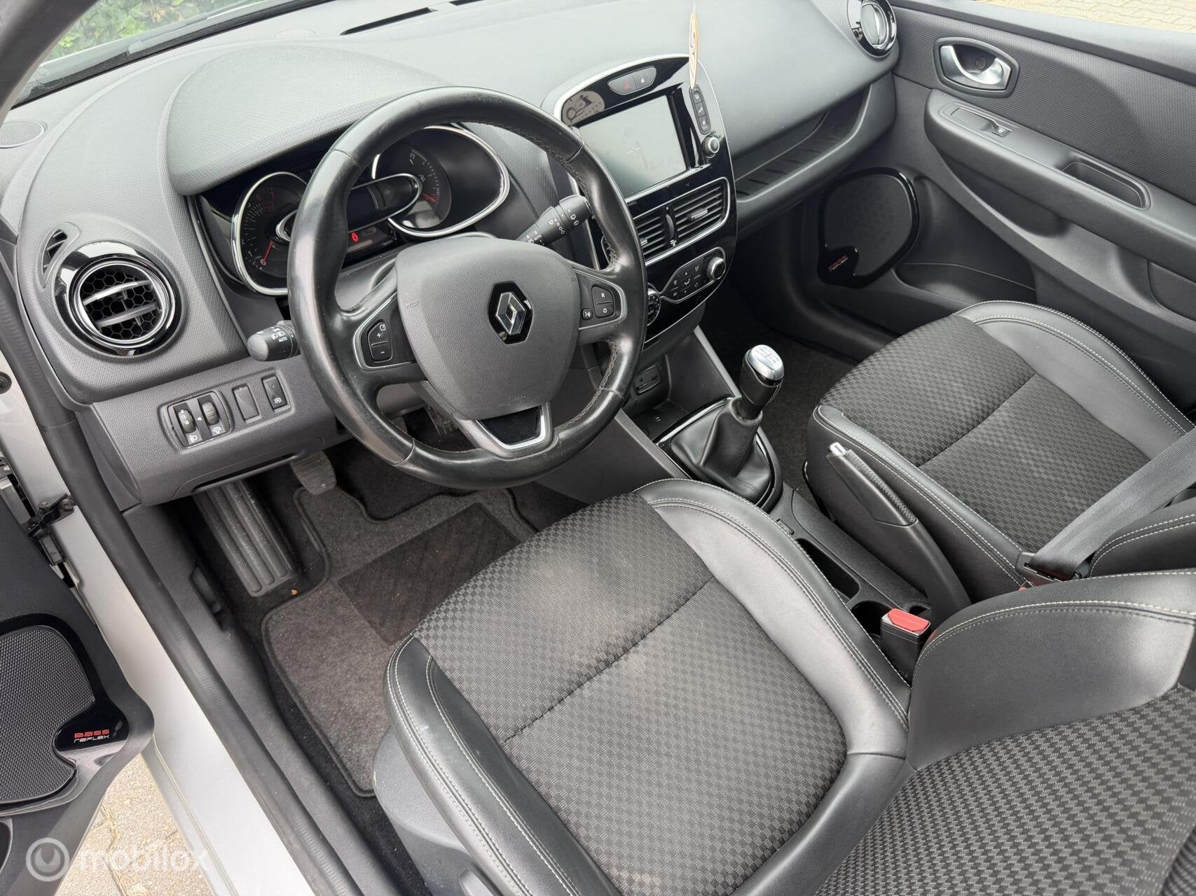 Foto 3 van Renault Clio 0.9 TCe Zen | Camera | Keyless | Leder | Navi |