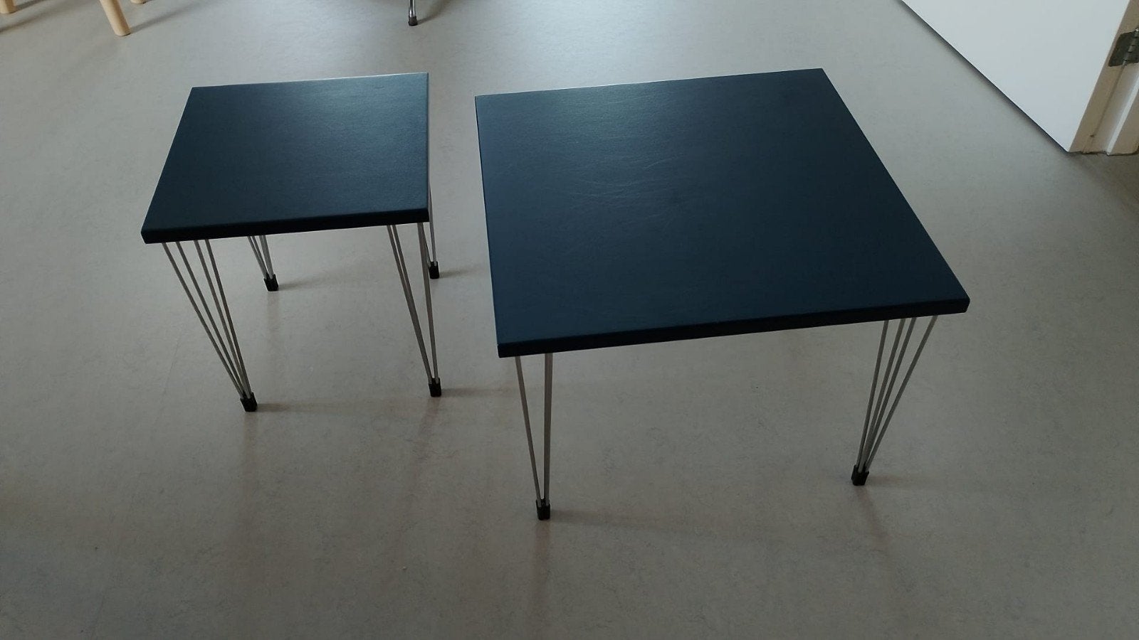 2 bijzettafeltjes, Minder dan 55 cm, Gebruikt, Vierkant, Ophalen