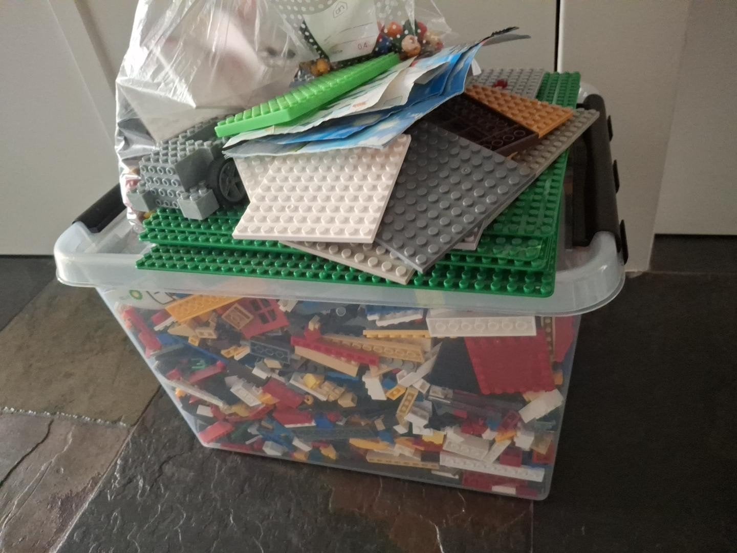 bouwstenen, platen en minifiguren, Ophalen of Verzenden, Gebruikt