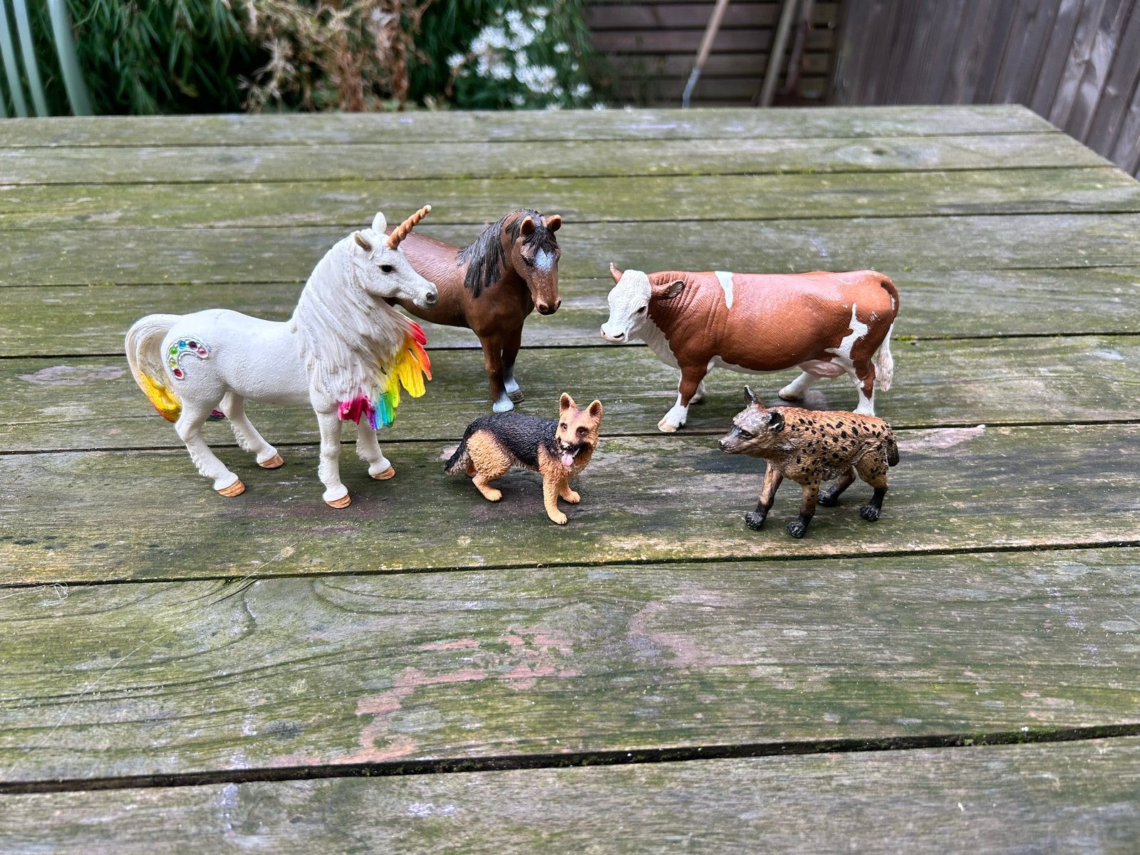 Schleich Dierenfiguren: Eenhoorn, Paard, Hond, Koe, Hyena, Ophalen of Verzenden, Gebruikt