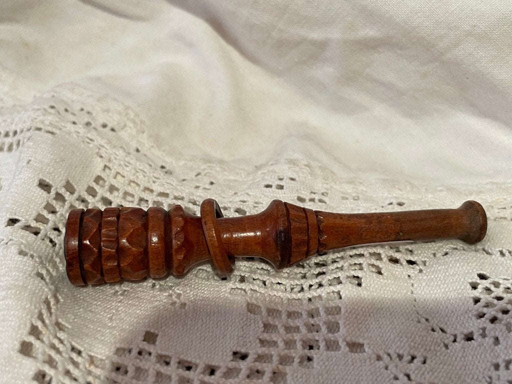 antiek  gestoken sigarenpijpje hout  volkskunst rookgerei, Ophalen of Verzenden
