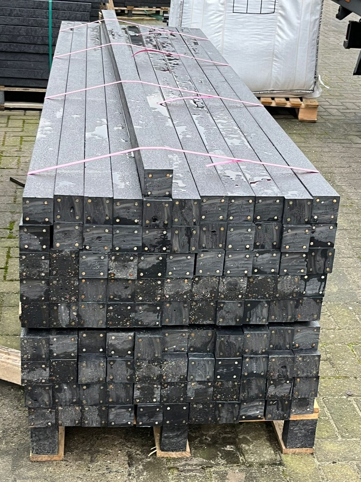 Staalversterkte kinststof palen 7x7x260cm voor maar 17,50, Ophalen, Zo goed als nieuw, Minder dan 180 cm, Palen