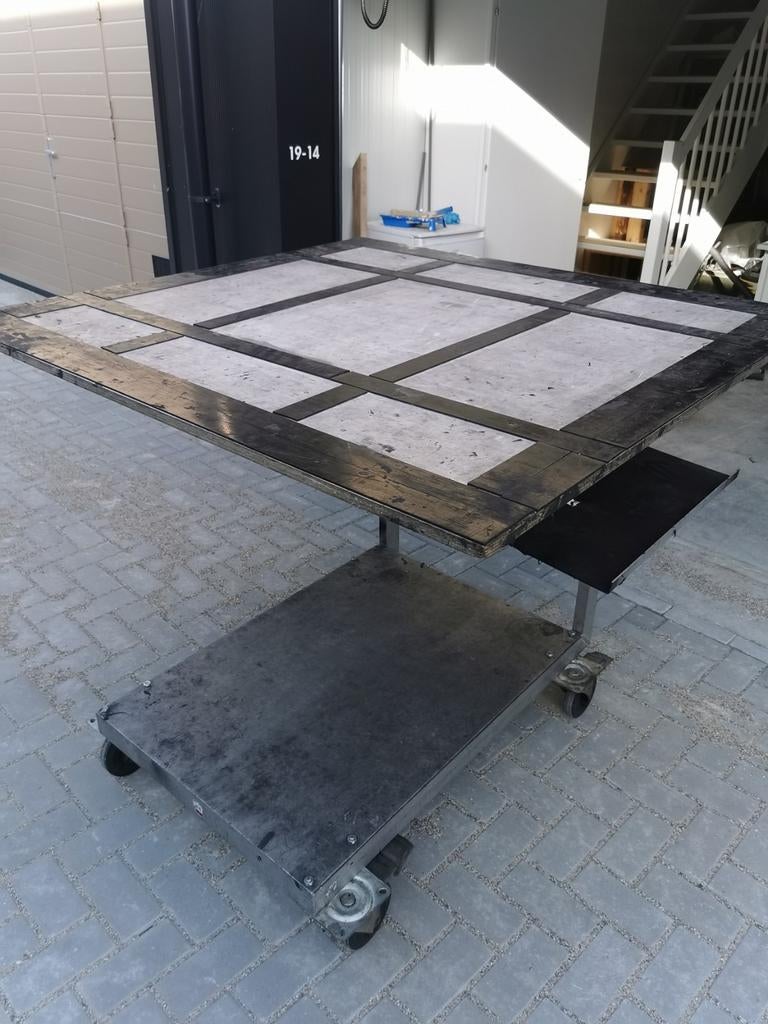 Verrijdbare Industriële Werktafel met Stalen Onderstel, Doe-het-zelf en Verbouw, Werkbanken, Ophalen of Verzenden, Gebruikt, 120 tot 170 cm