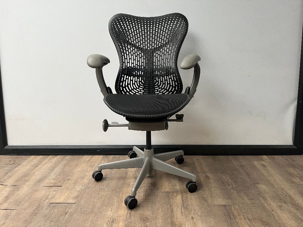 Herman Miller (Mirra) (Donker grijs) Tweedehands, Ophalen, Gebruikt, Grijs