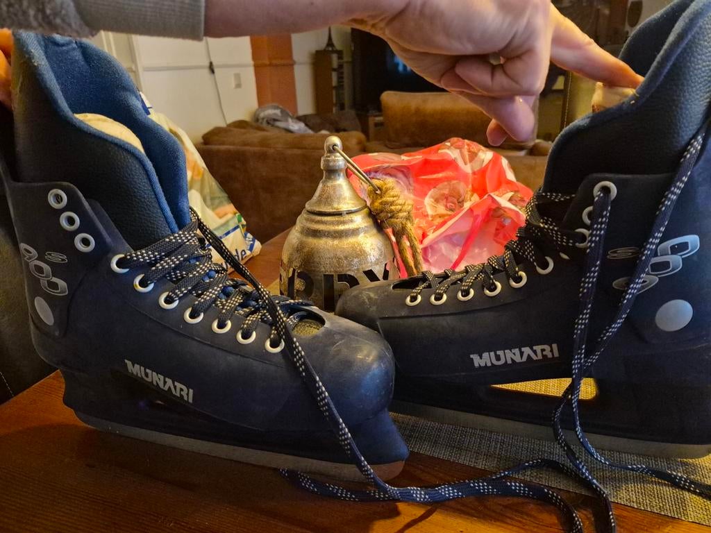 Munari ijshockey schaatsen, Sport en Fitness, Schaatsen, Ophalen, Zo goed als nieuw, IJshockeyschaatsen, Overige merken