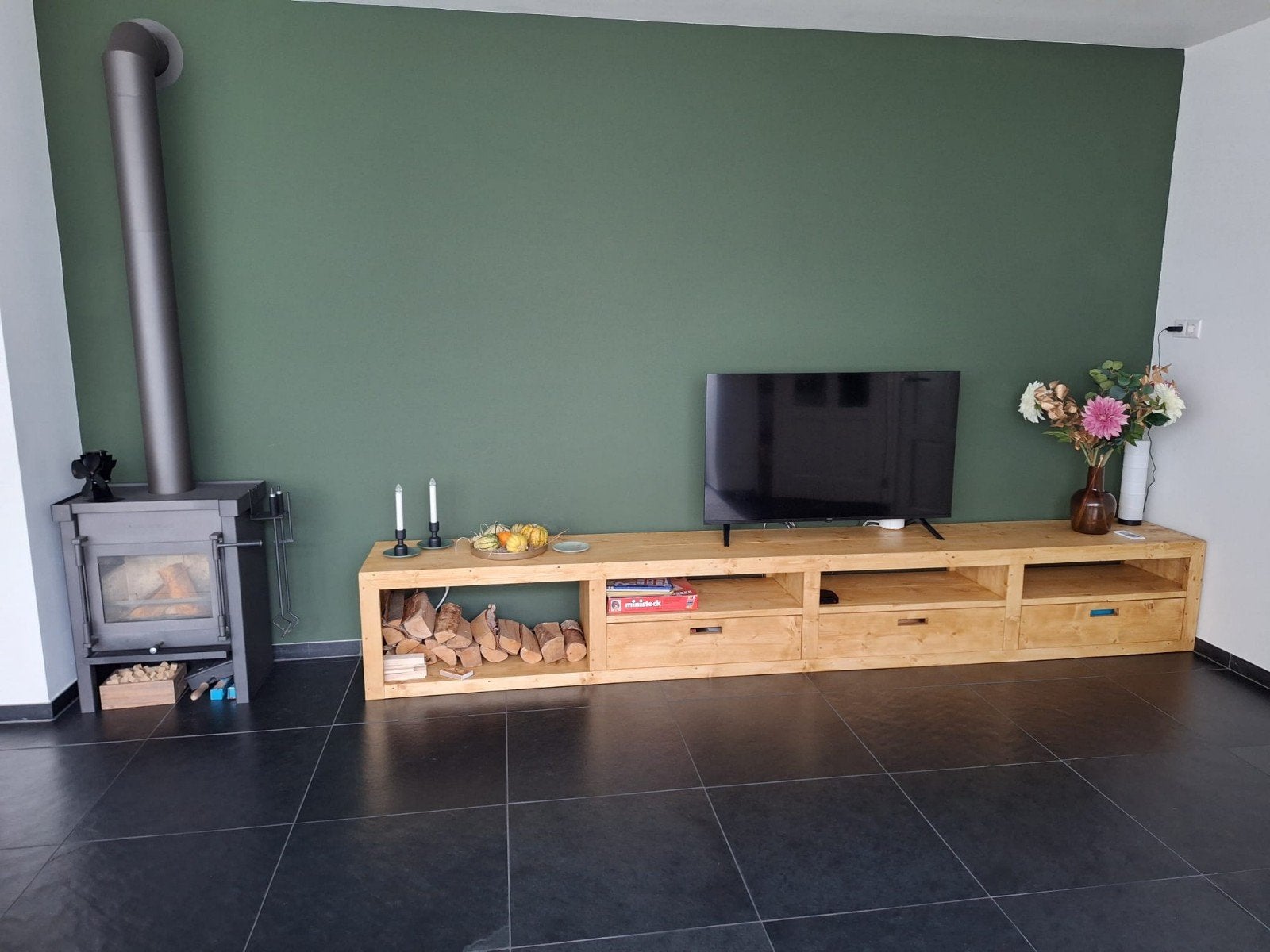 Tv meubel van terug gedroogd en geschaafd steigerhout, Ophalen, Nieuw