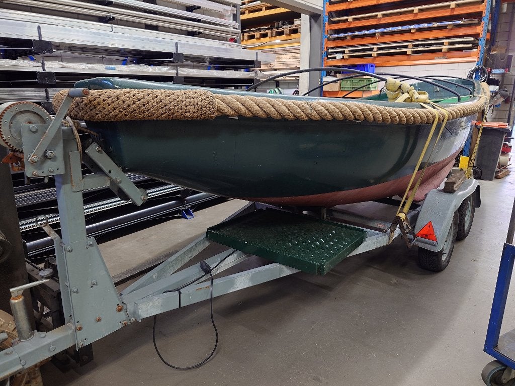 Polyester sloep, Gebruikt, Binnenboordmotor, 6 m, Afdekzeil