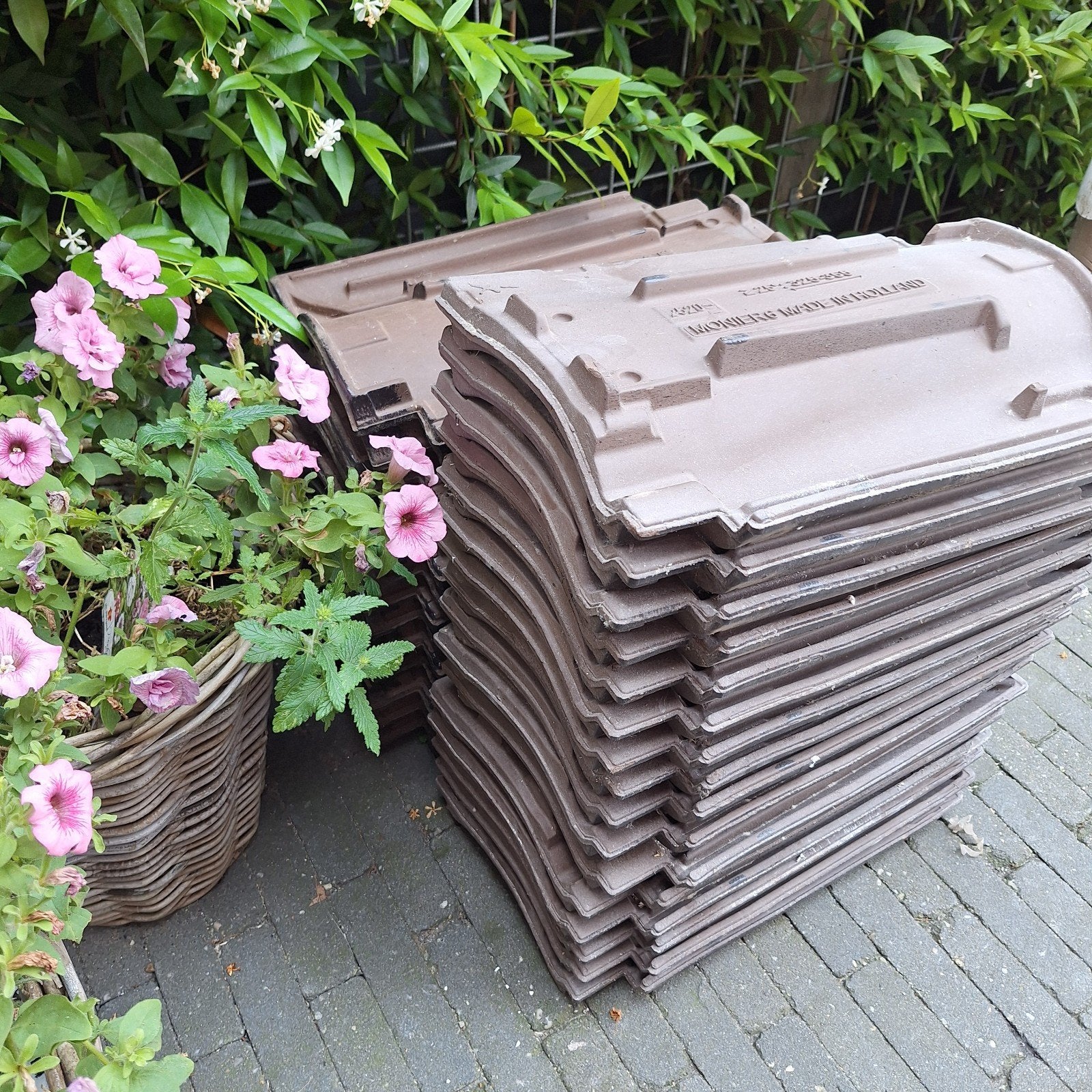 Dakpannen 25 a 28 stuks, Ophalen, Steen of Klei, Zwart, 15 m² of meer