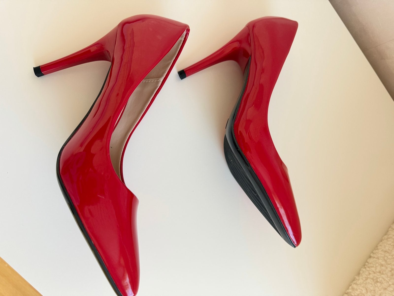 Rode lakleren pumps maat 36 met hakhoogte 9 cm, Ophalen of Verzenden, Nieuw, Rood, Pumps