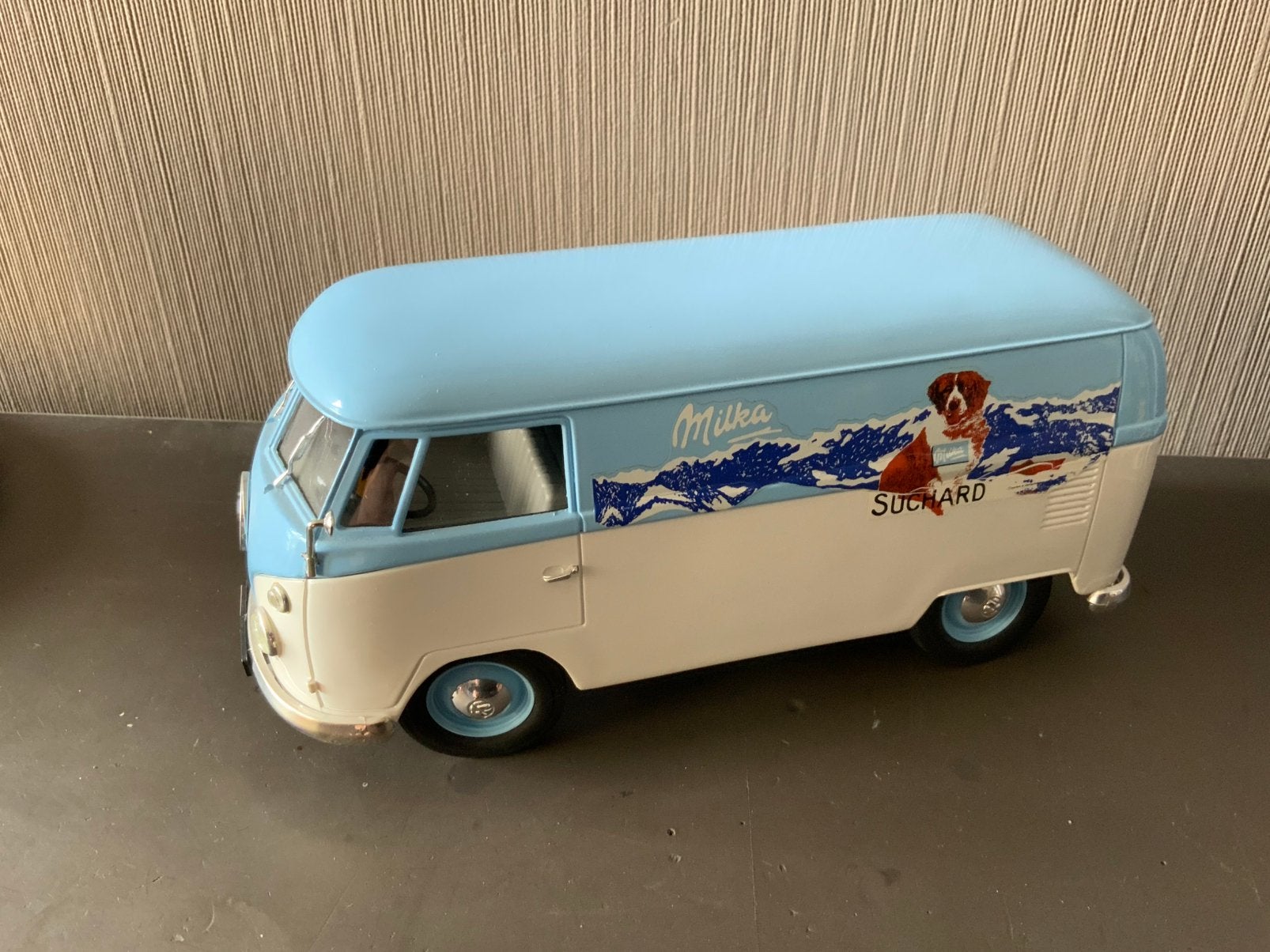 Solido VW bus “Milka”, Ophalen, Zo goed als nieuw