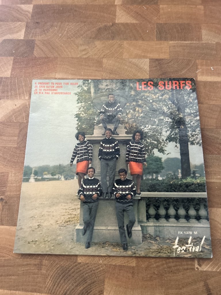 Les Surfs a present tu peux t'en aller single, Ophalen of Verzenden, Gebruikt, Pop
