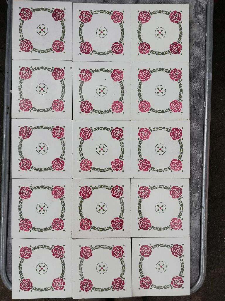 35 antieke wandtegels met rode roos 15x15cm, Ophalen