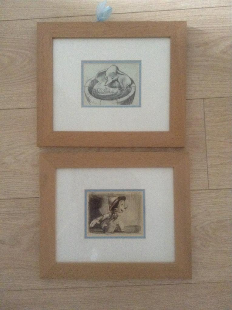 2 ingelijste Disney prentjes: Dumbo en Pinokkio, Ophalen, Bambi of Dumbo, Gebruikt, Plaatje of Poster