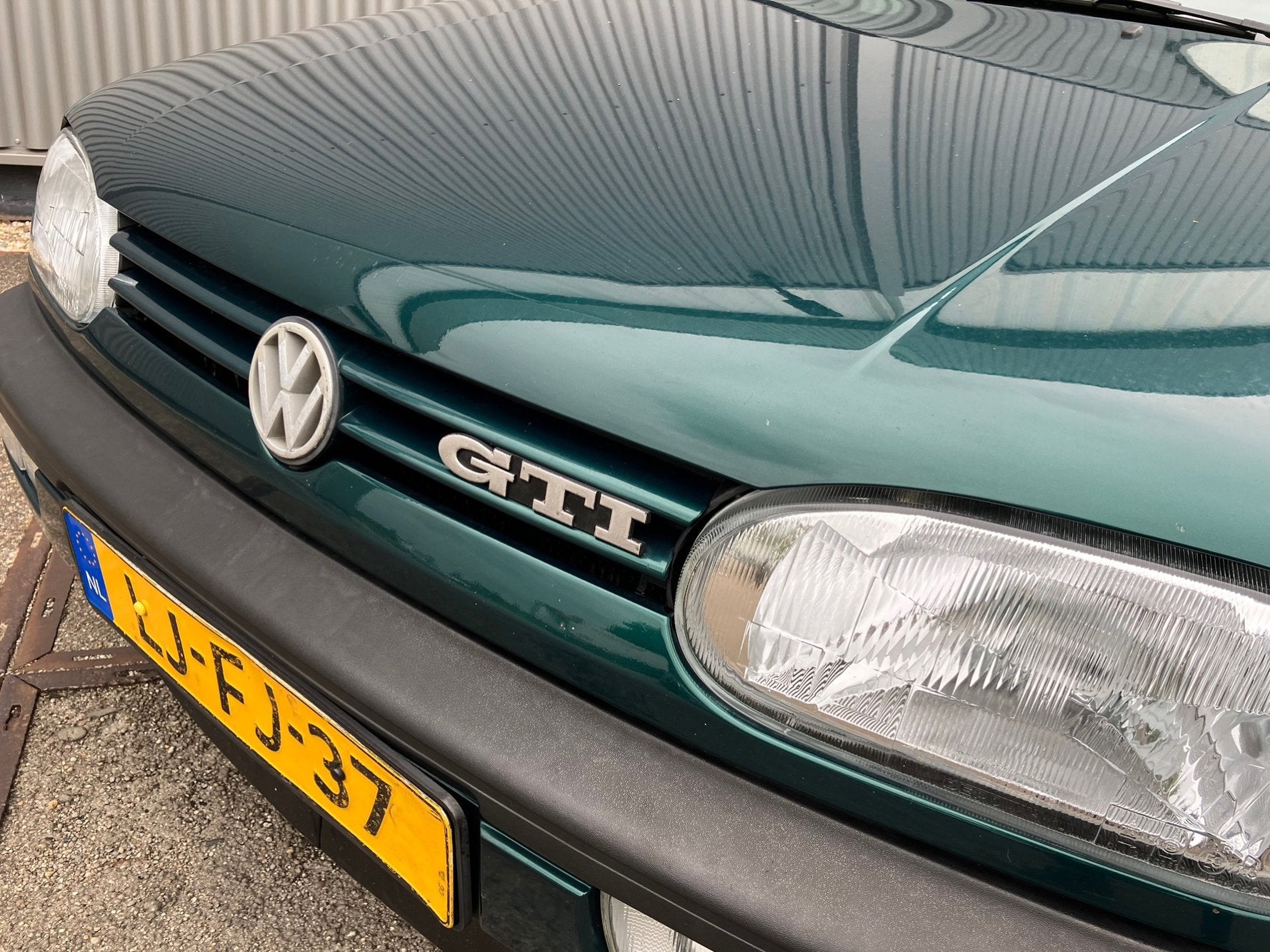 Volkswagen Golf 2.0 GTI ORGINEEL NL GELEVERDE GOLF GTI !, Voorwielaandrijving, Gebruikt, 4 cilinders, 1984 cc