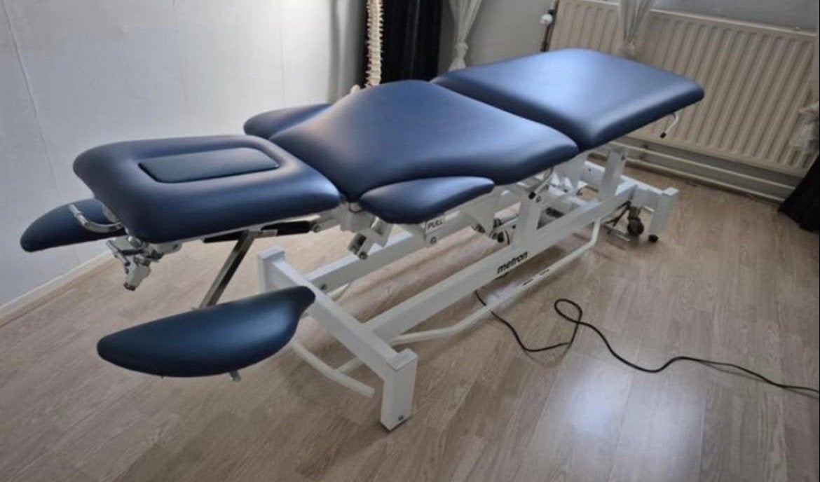 Elektrische massagetafel Metron / ringbediening / Kwaliteit!, Sport en Fitness, Massageproducten, Ophalen, Zo goed als nieuw, Massagetafel