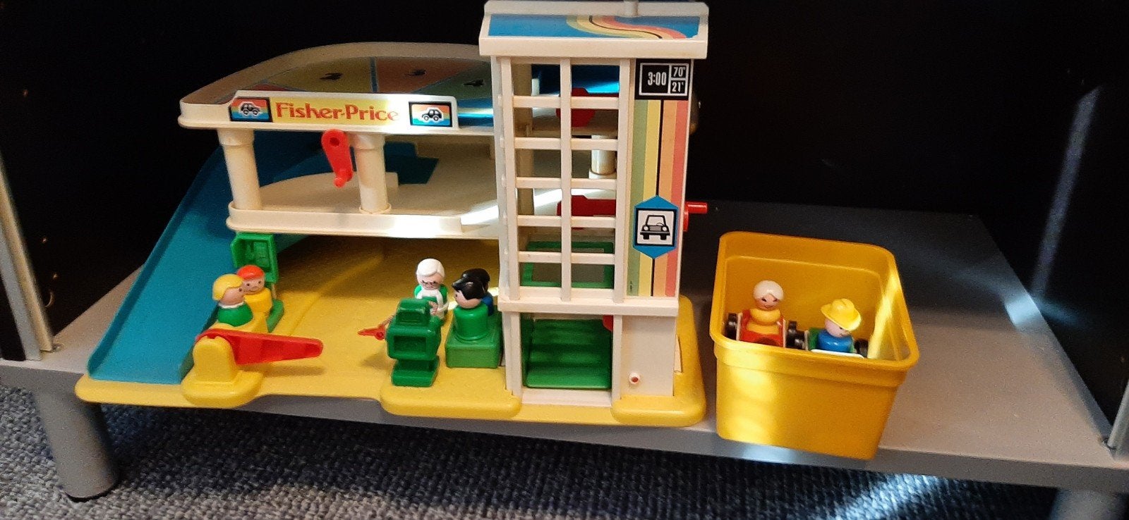 Fisher-Price Family Garage: 1988 met 4 auto's en 9 poppetjes, Ophalen, Gebruikt, Speelset