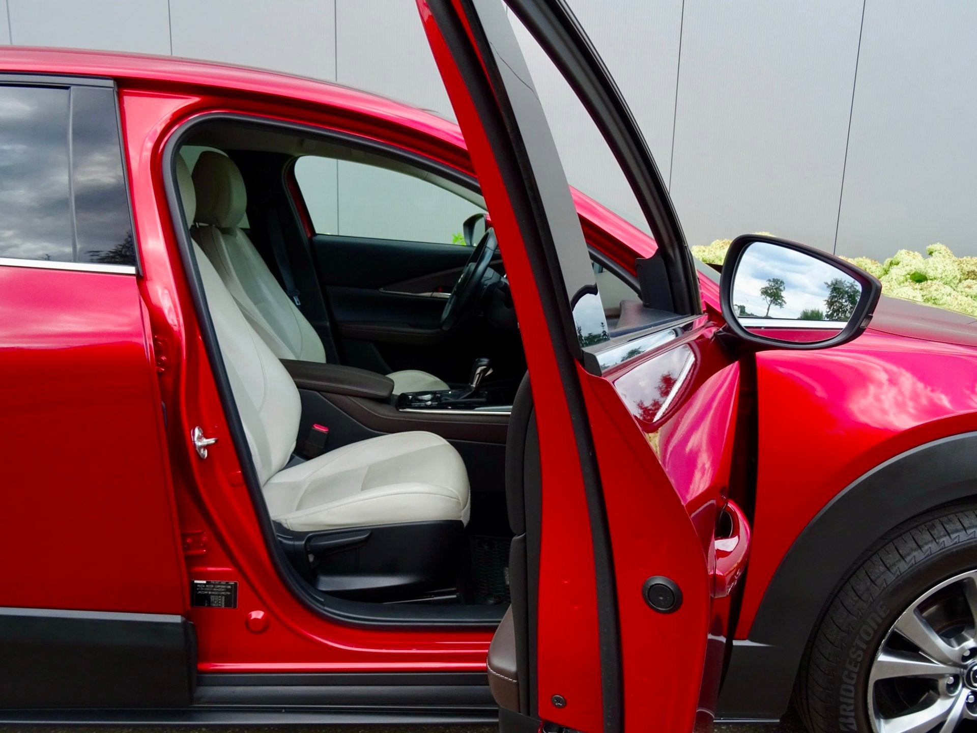 Foto 12 van Mazda CX-30 2.0 AWD e-SkyActiv-X M Hybrid Luxury | 4WD |