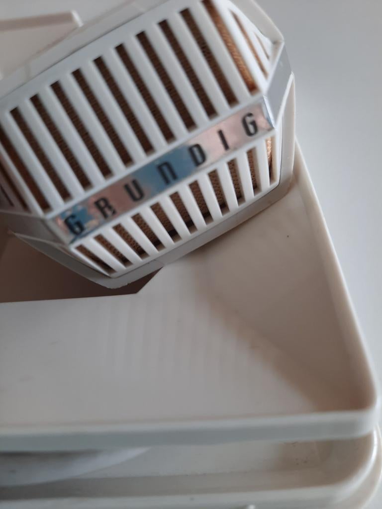 Grundig CDM19 microfoon, Ophalen