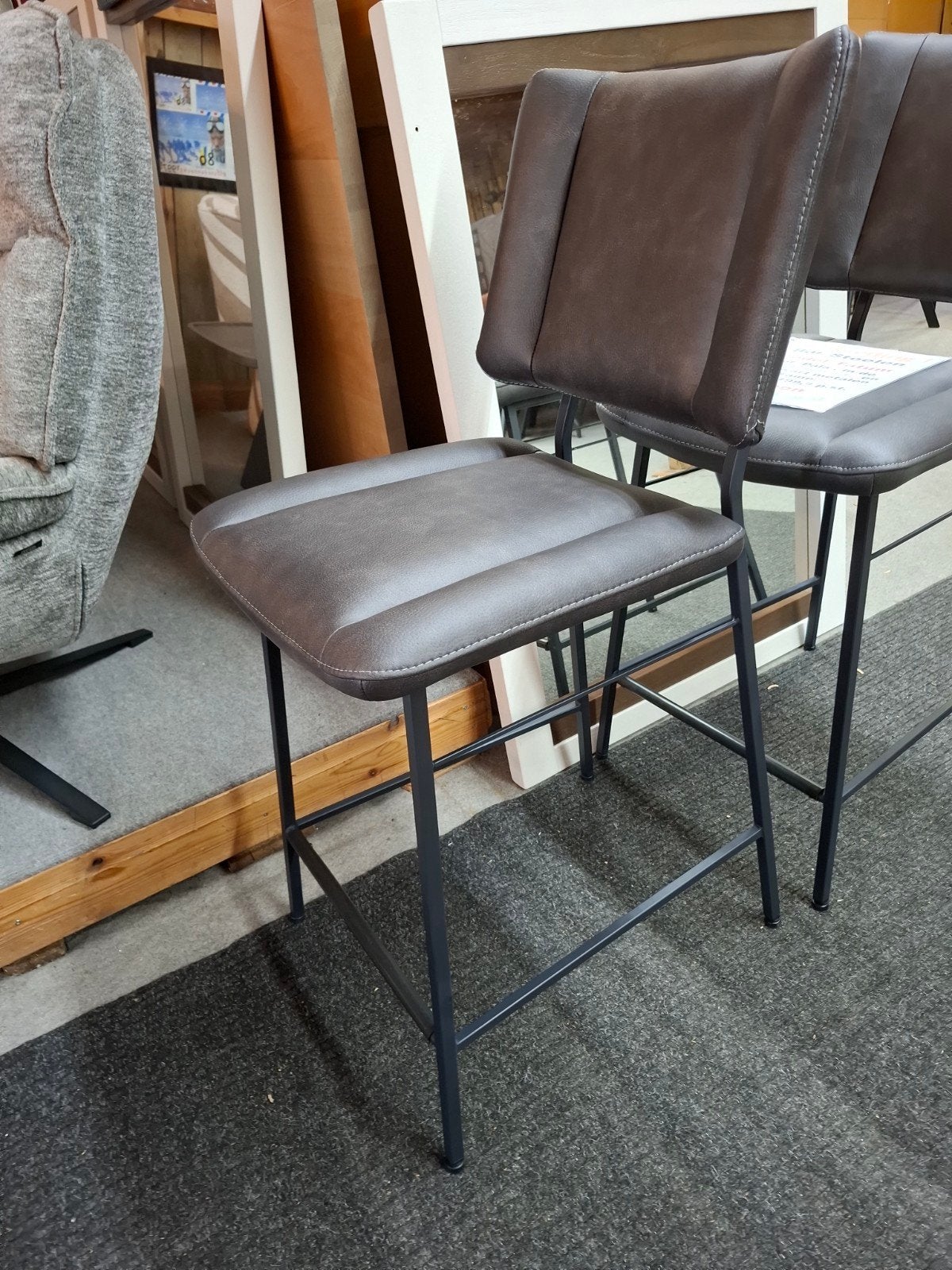 Nieuwe Barstoelen, Antraciet, met zwart frame Tatum UK, Ophalen, 5 krukken of meer, Met voetsteun, 60 tot 90 cm