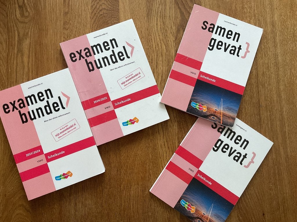 Scheikunde vwo examenbundels en samengevat, Boeken, Ophalen of Verzenden, Zo goed als nieuw, VWO, Scheikunde