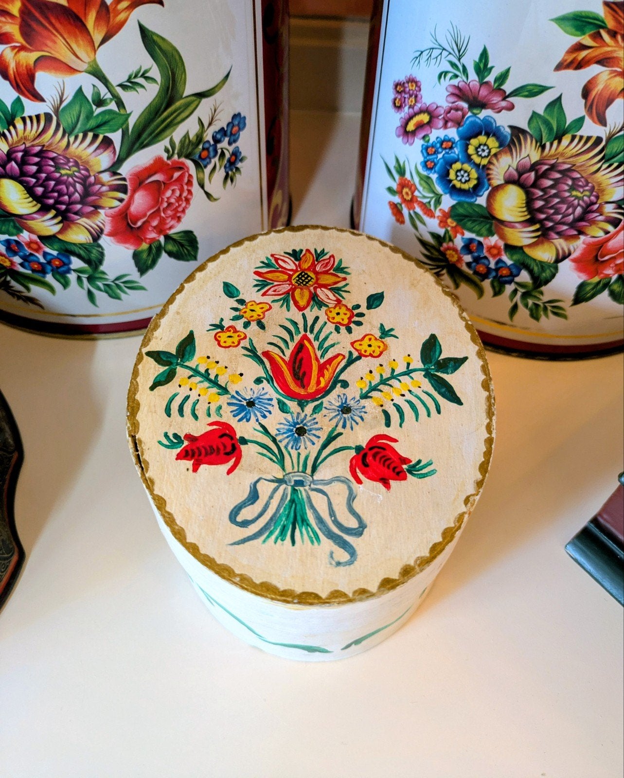Houten Folklore Doosje, Ophalen
