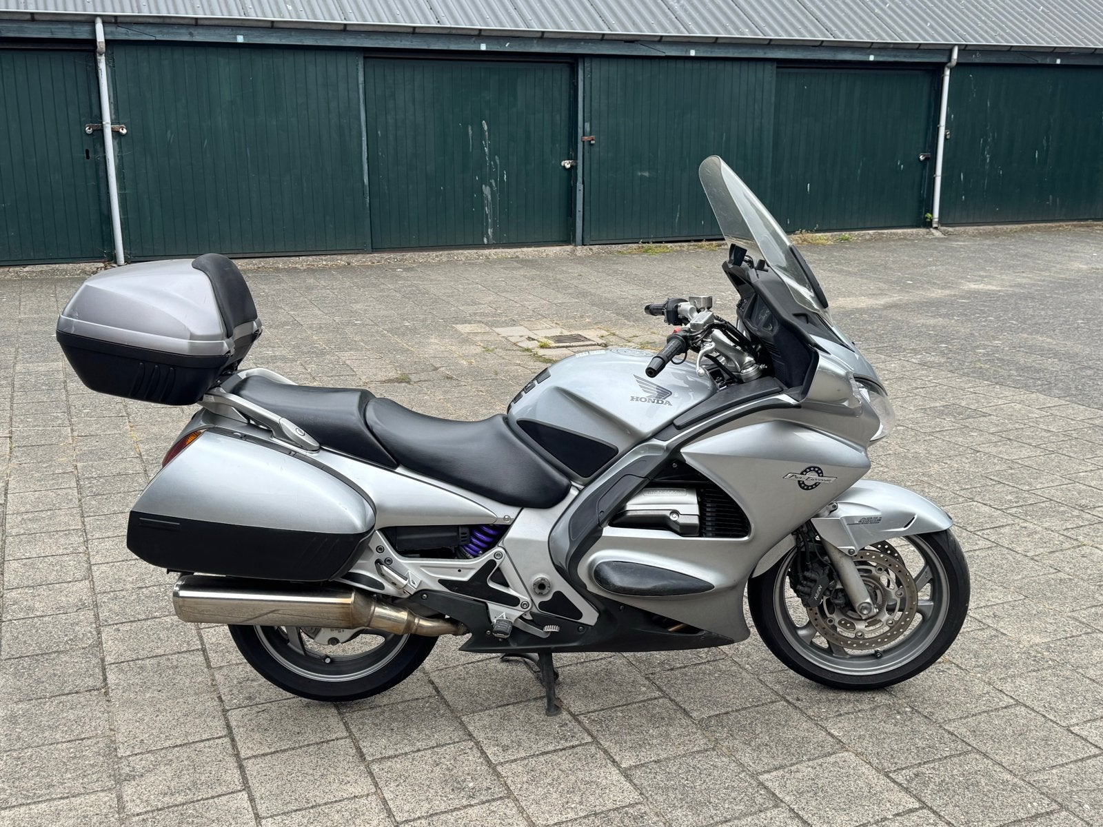 HONDA ST1300A Pan European - Origineel Nederlands, Motoren, Motoren | Honda, Cardan-aandrijving, 4 cilinders, Motorrijbewijs A
