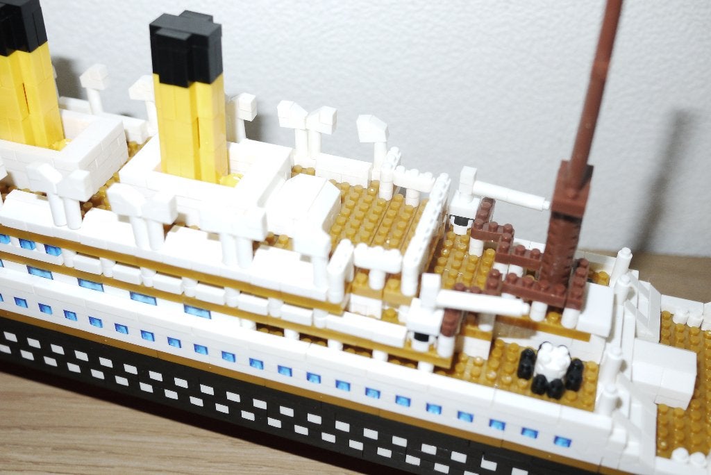 Foto 8 van lego titanic passenger liner 57 cm lang