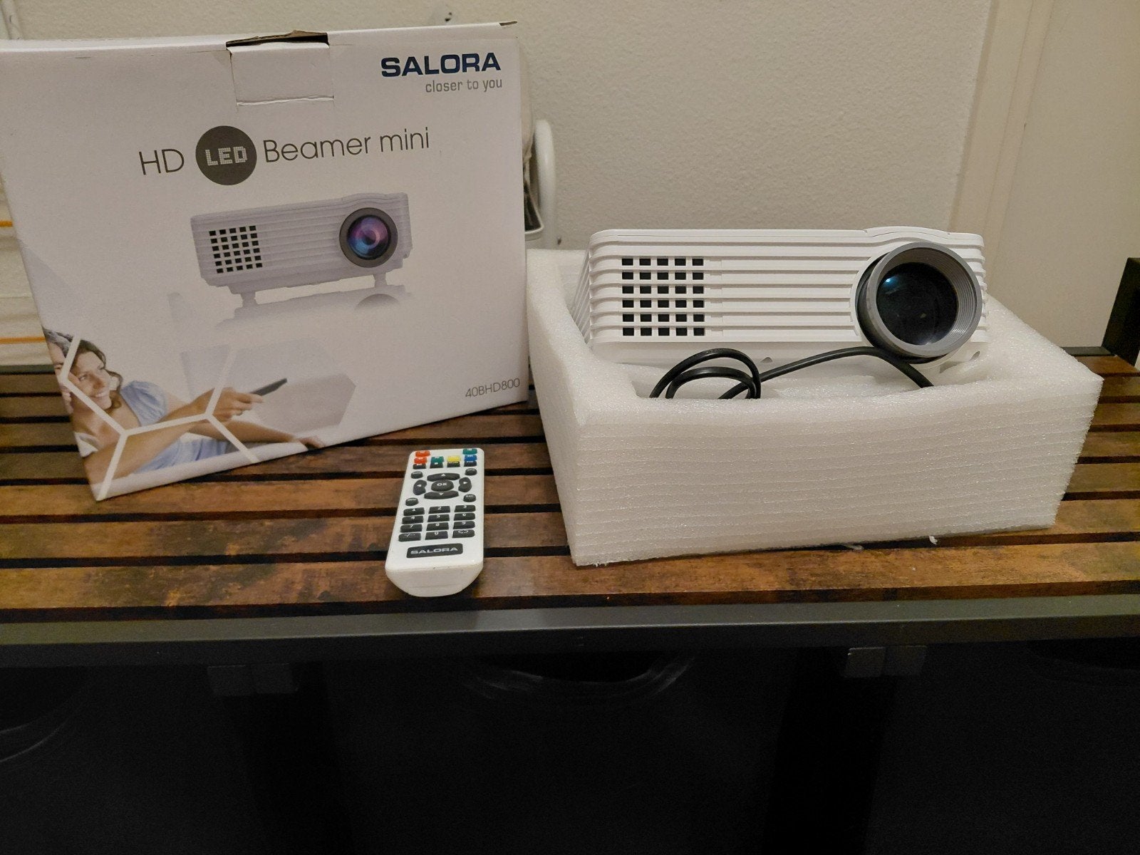Salora HD LED mini beamer. Wit, Ophalen of Verzenden, LED