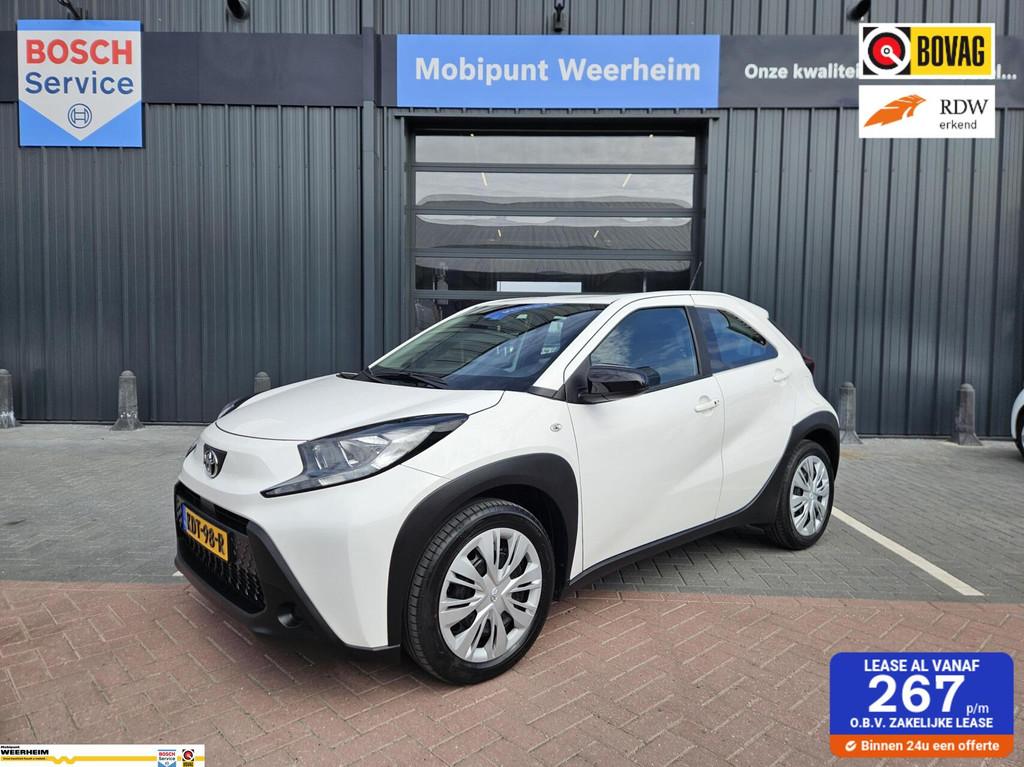 Toyota Aygo X 1.0 VVT-i S-CVT Play Automaat, camera, Apple C, Gebruikt, Euro 6, 4 stoelen, Leder en Stof