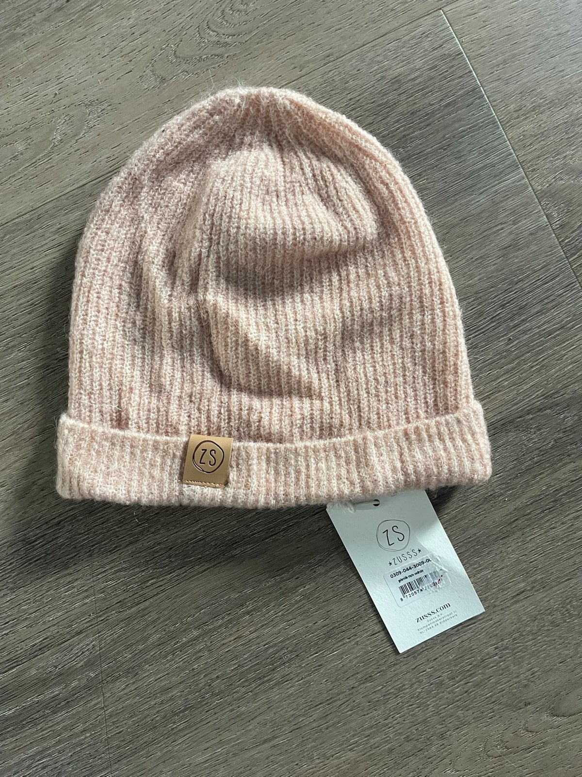 Zusss muts nieuw super zacht, Kleding | Dames, Ophalen of Verzenden, Nieuw, Maat 38/40 (M), Muts