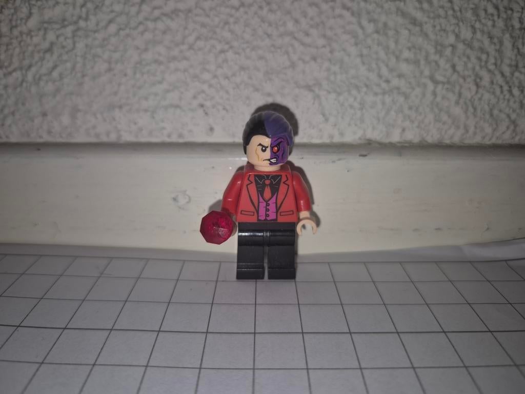 Two-Face - Black Shirt, Red Tie and Jacket, Ophalen of Verzenden