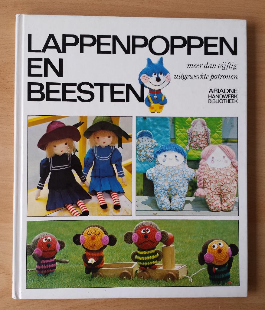 Lappenpoppen en Beesten - Henriette Beukers - 1977, Ophalen of Verzenden, Poppen maken, Gelezen, Henriette Beukers