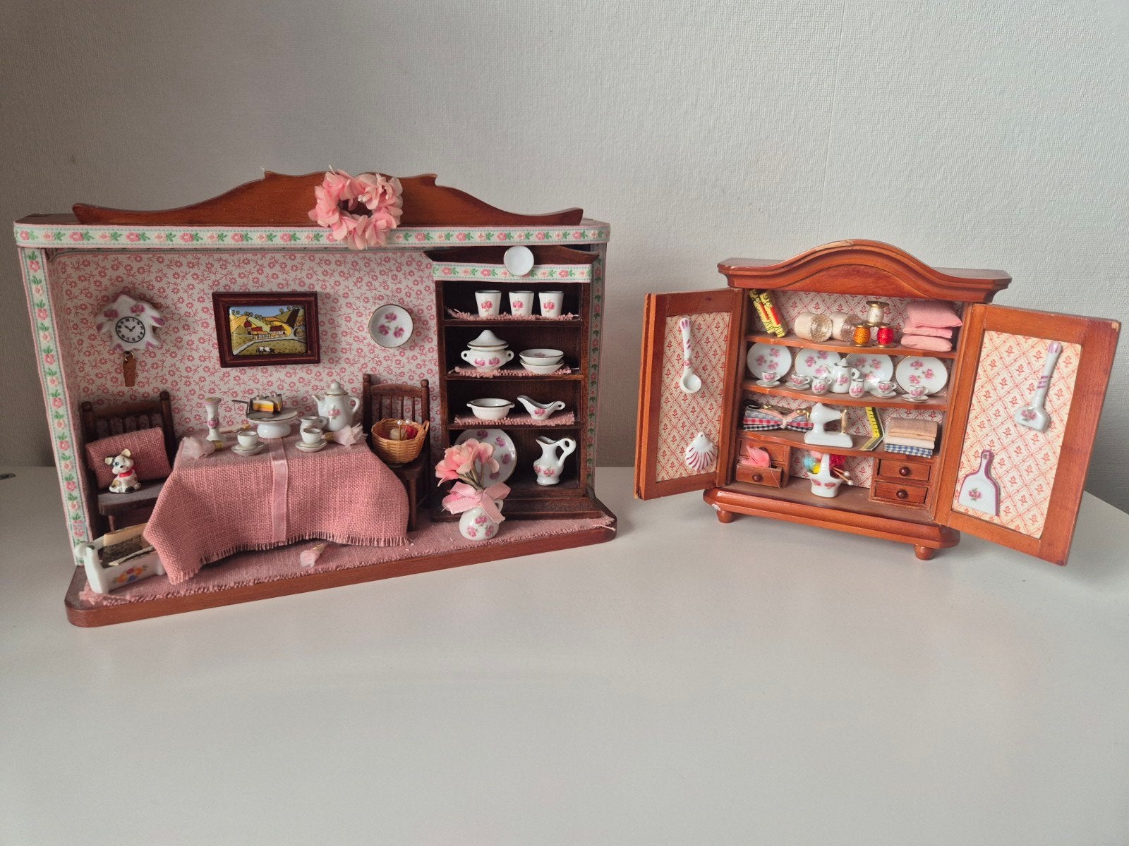 Set van 2 Originele Reutter Porzellan Kijkkasten / Roomboxes, Ophalen of Verzenden, Gebruikt, Porselein, Beeldje(s)