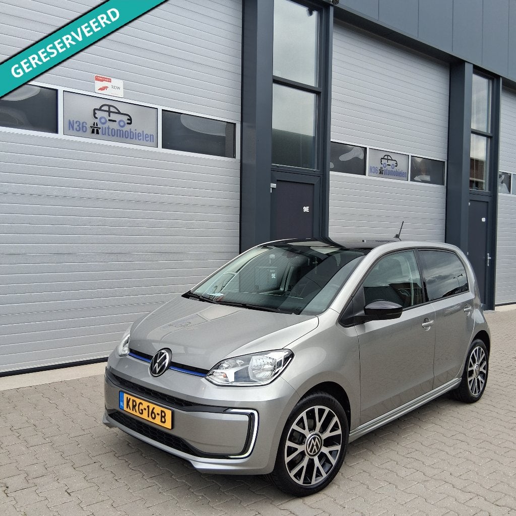 Volkswagen E-Up! /STYLE 39dkm /Cruise C/DAB/ 92,3% SOH/, 83 pk, LED verlichting, Zilver of Grijs, 1135 kg