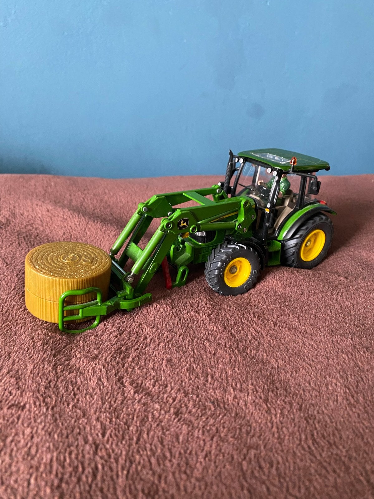 John Deere Tractor met voorlader en hooibaal, Ophalen of Verzenden, Zo goed als nieuw
